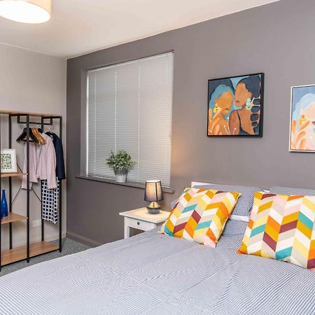 The Exchange Apartments With Permit Parking 툭스베리 외부 사진
